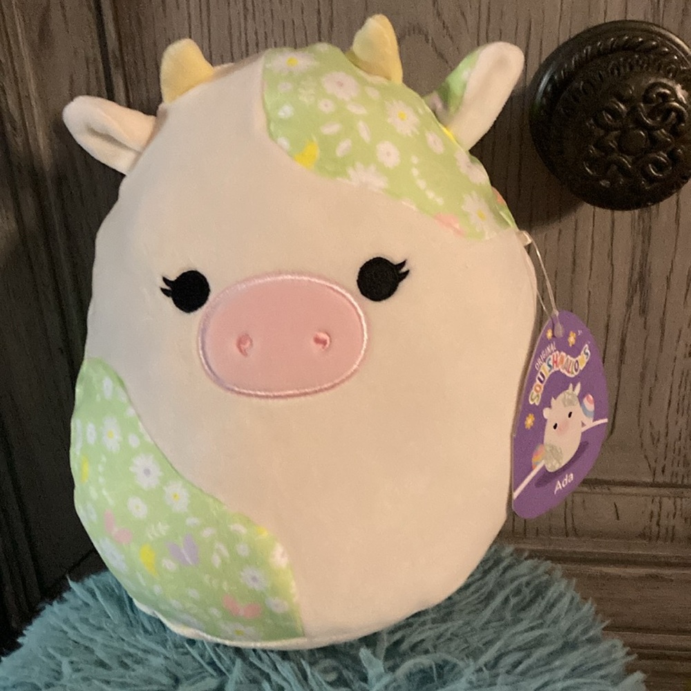 BRAND NEW
SQUISHMALLOW 8”! NWT! SMOKE FREE HOME! - Picture 2 of 3